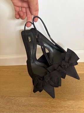 ZARA Black Pointed Slingback Kitten Heels with Bow Detail